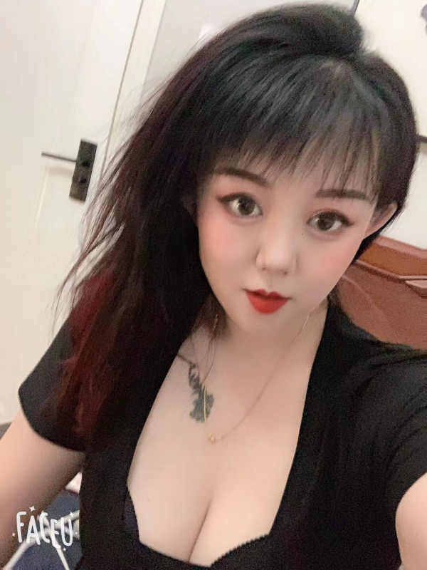 南山气质御姐佳佳